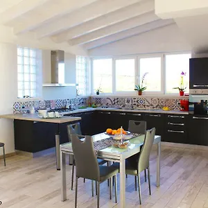 Cecilia Holiday home Montallegro
